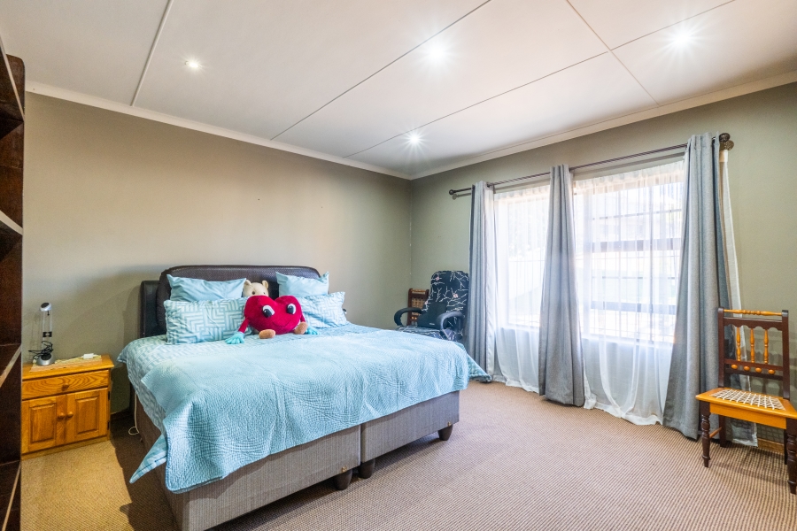 4 Bedroom Property for Sale in Dana Bay Western Cape